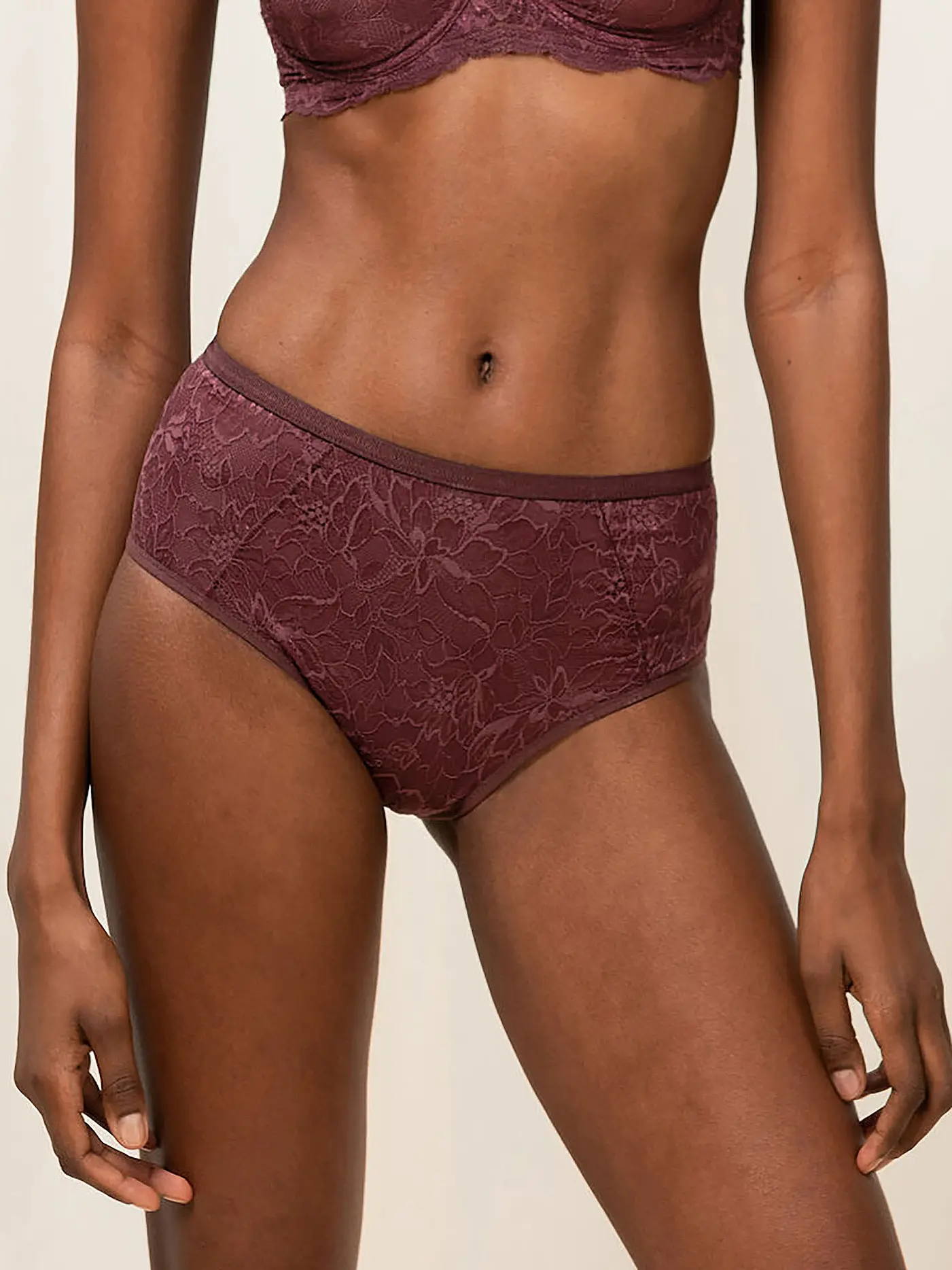 TRIUMPH | Maxi-Slip "Amourette Charm" (Schwarz) | braun